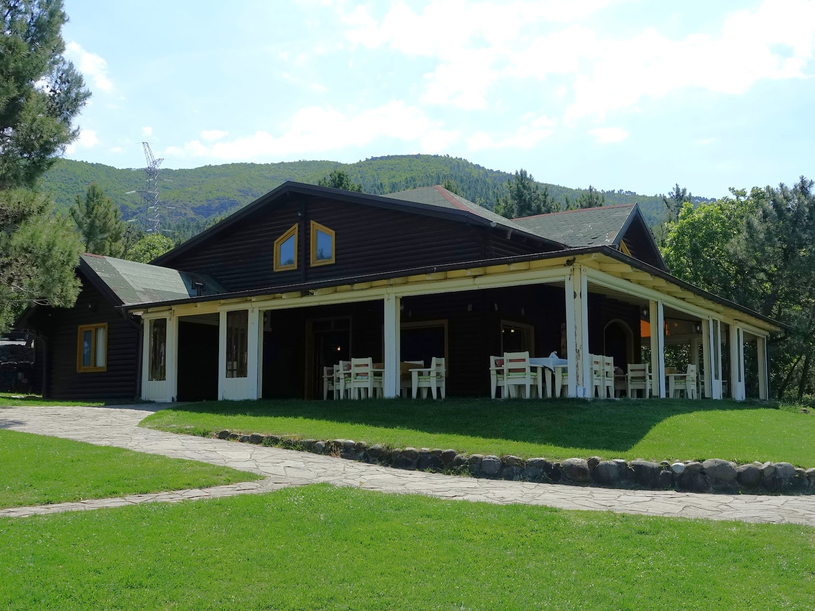 Perla Bar Restaurant
