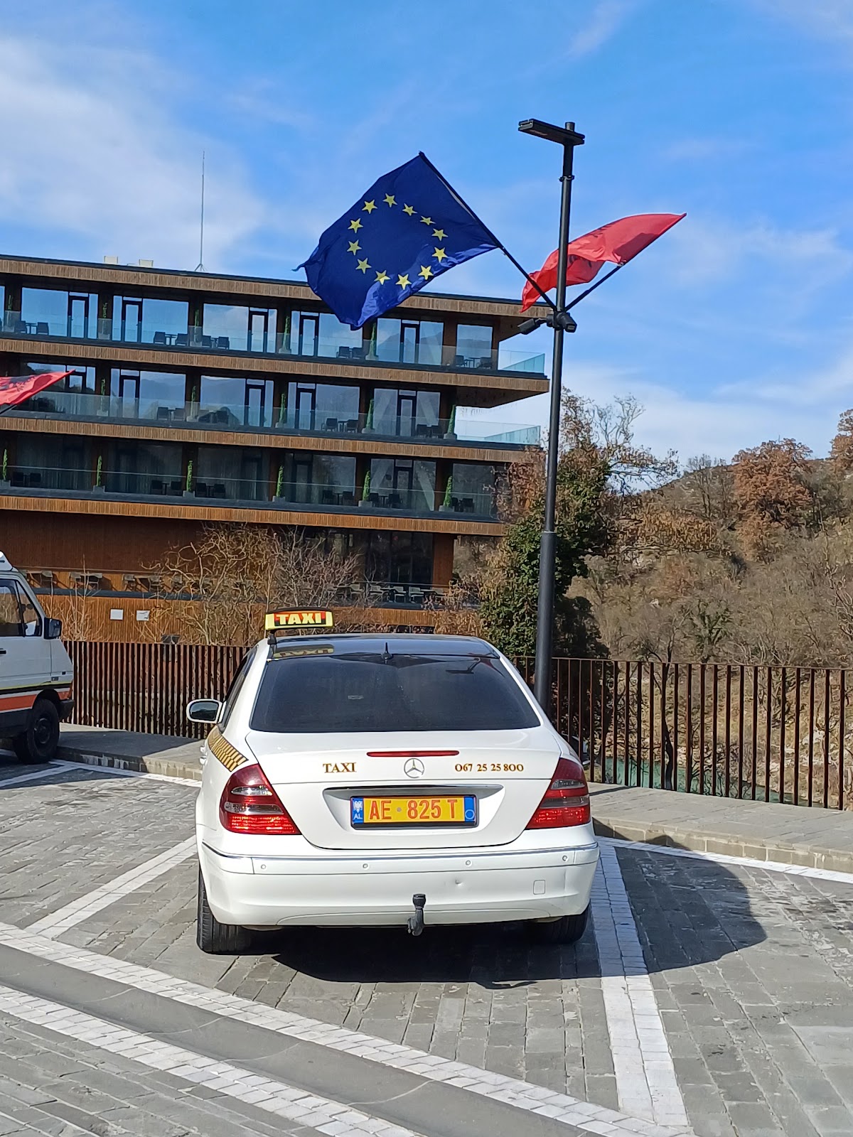 Taxi Vlore Tani