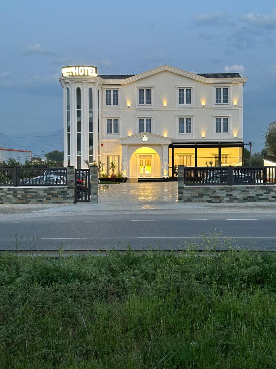 Reign Hotel