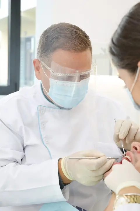 Dentist