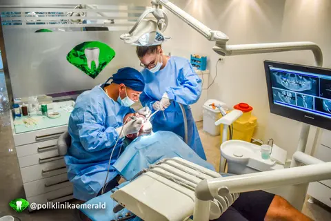 Dentist