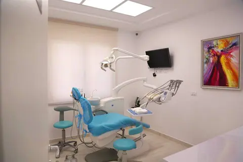 Dentist