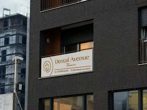Dentist