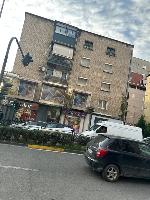 Dentist