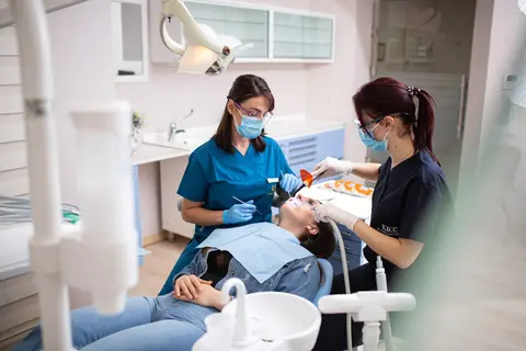 Dentist