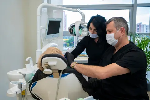Dentist