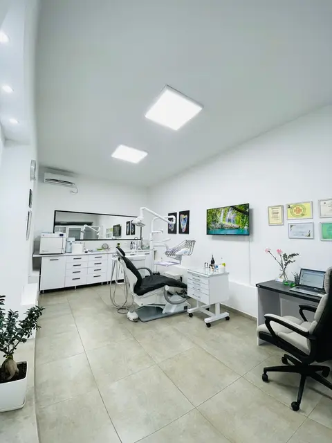 Dentist