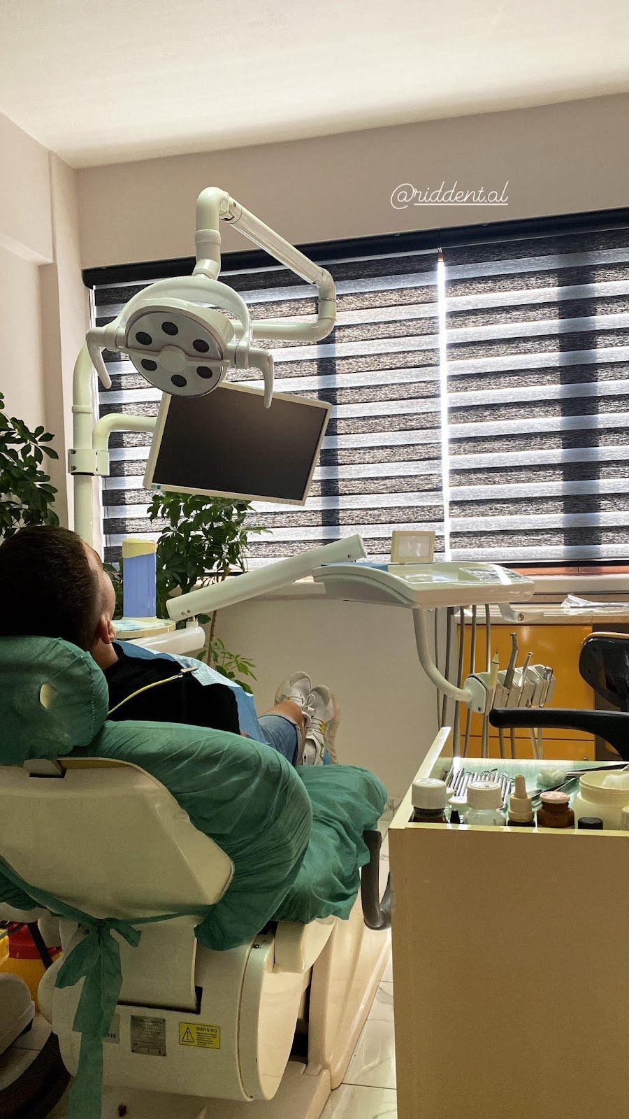 RIDDENT oral surgery and aesthetic dentistry