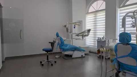 Dentist