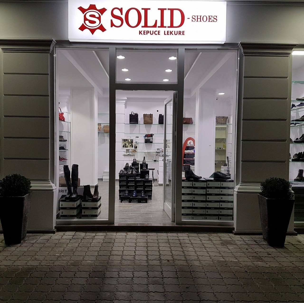 SOLID SHOES