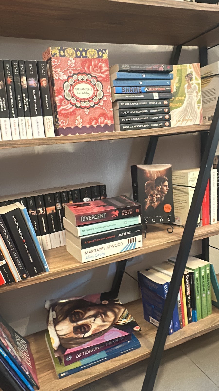 Amor Bookstore
