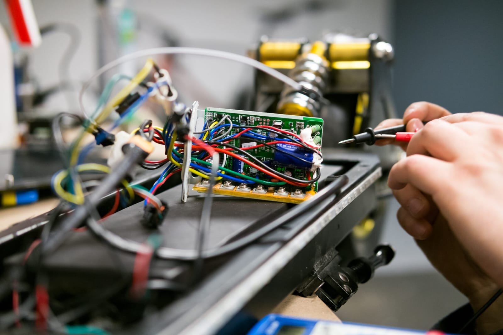 Electronic repair center