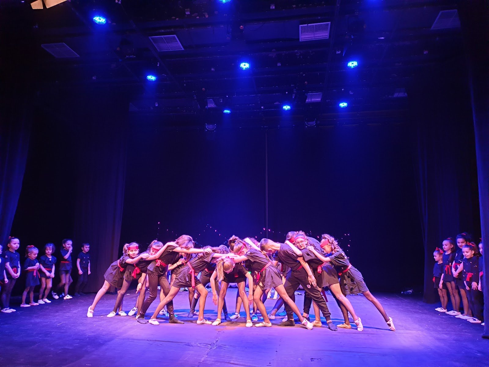 Studio Dance "3 Hapat"