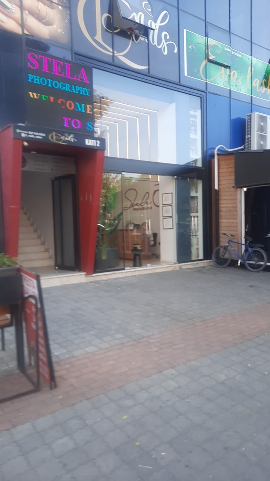 Photo Stela Gallery