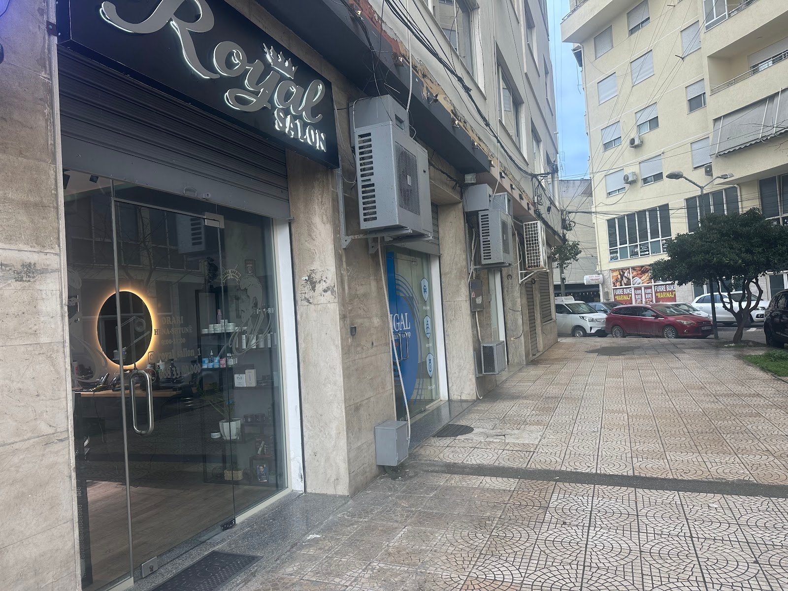 Royal Salon_1