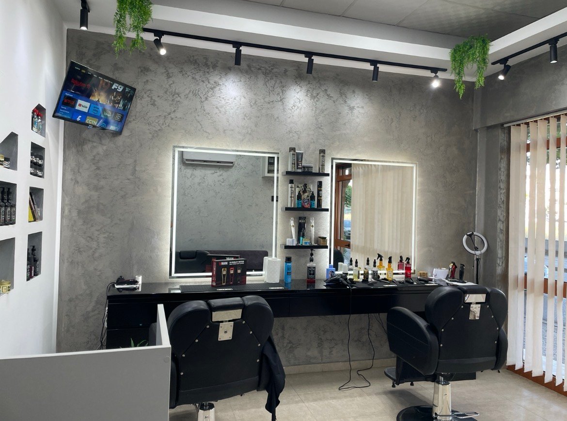 HAIR STUDIO BY FRANCY CUTTZ