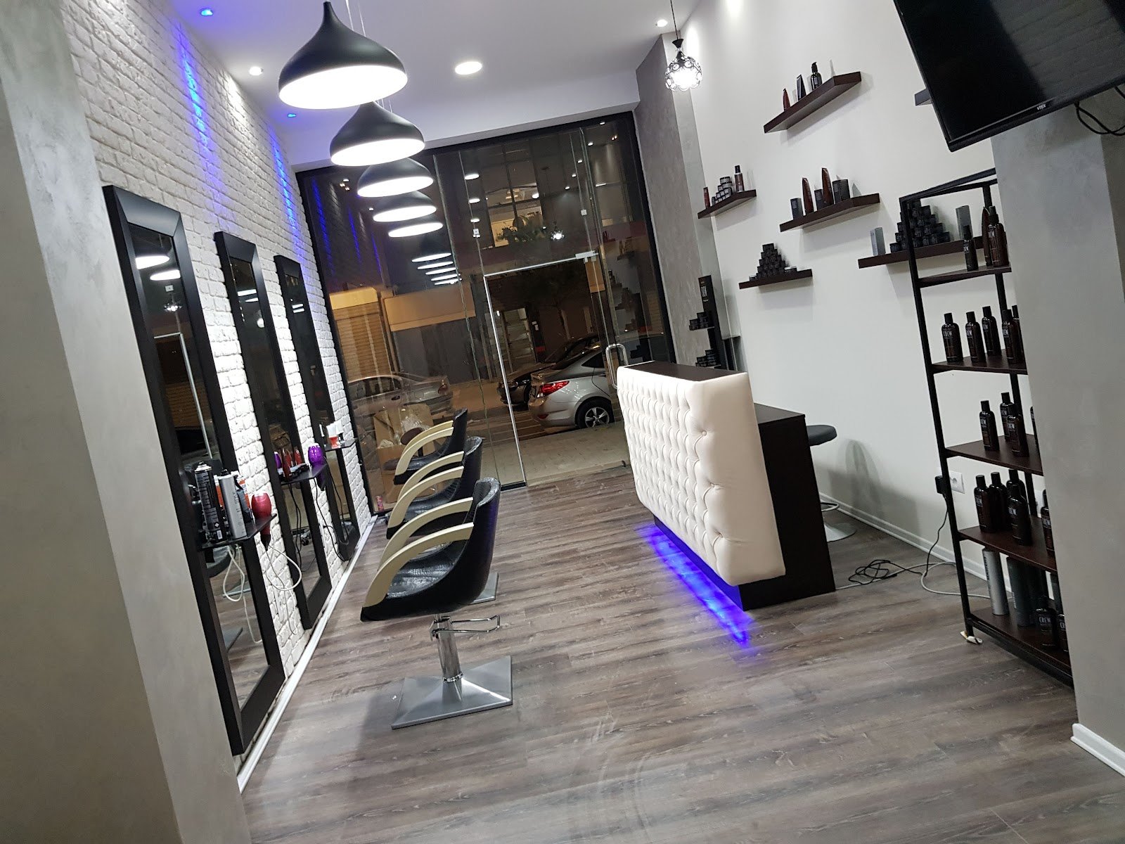 Leli HAIR