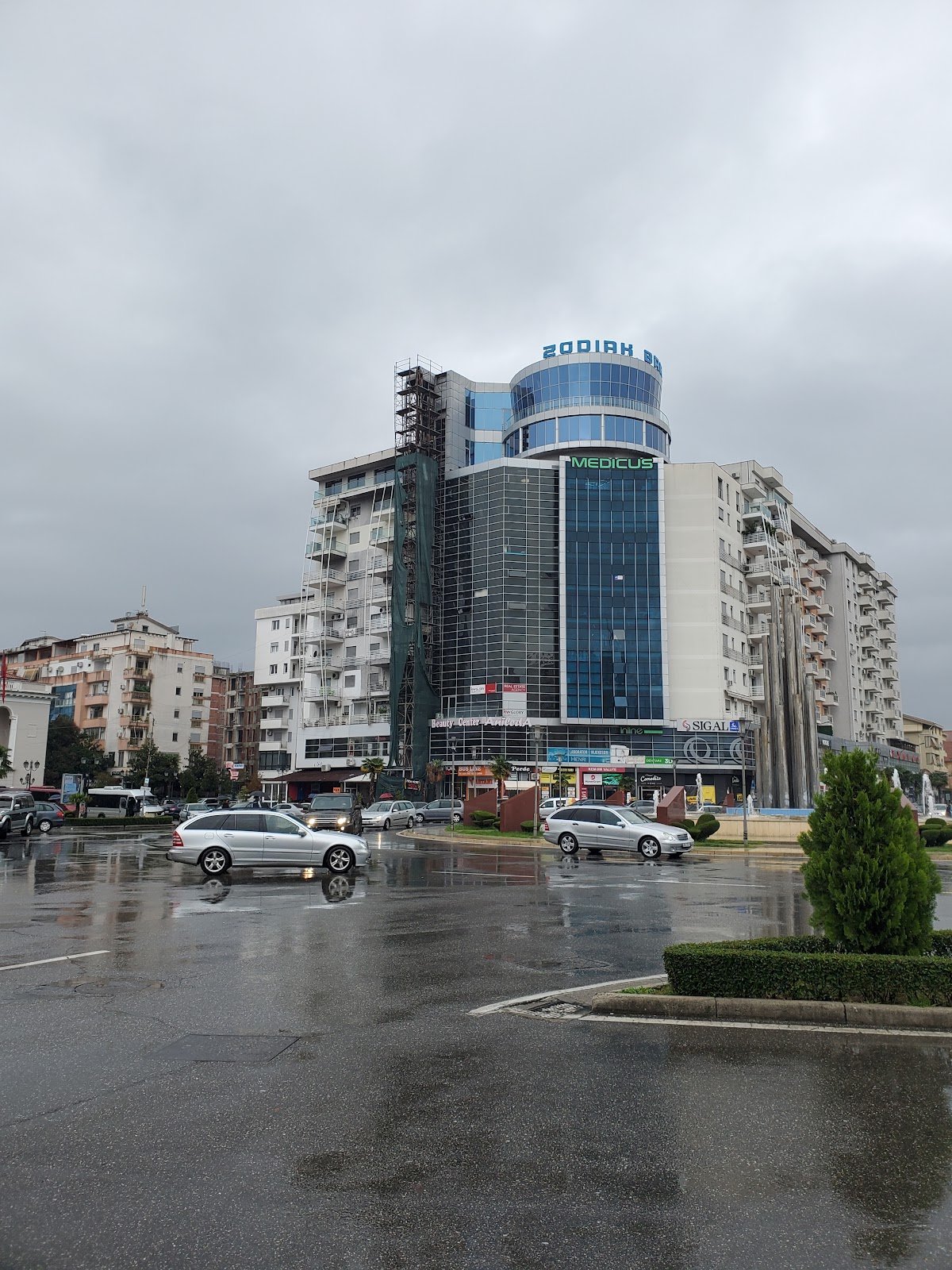 Anileda - Parukeri